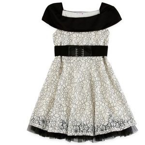 Knit Works Belted Short Sleeve Skater Dress